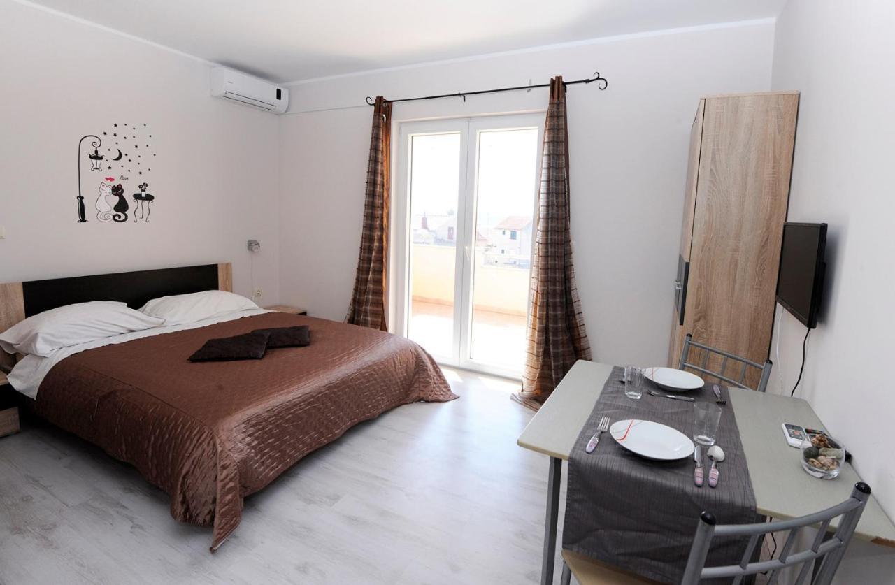 Apartments&Rooms Krecak Sibenik Bagian luar foto